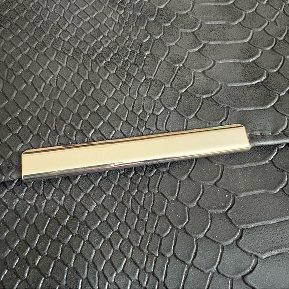 Jessica McClintock Large Envelope Clutch w/Silver Chain Strap Black Reptile EUC - Picture 5 of 9